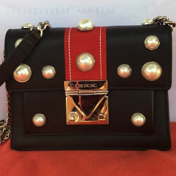 Carolina Herrera Handbags - Like new Carolina Herrera Carry on bandoulière